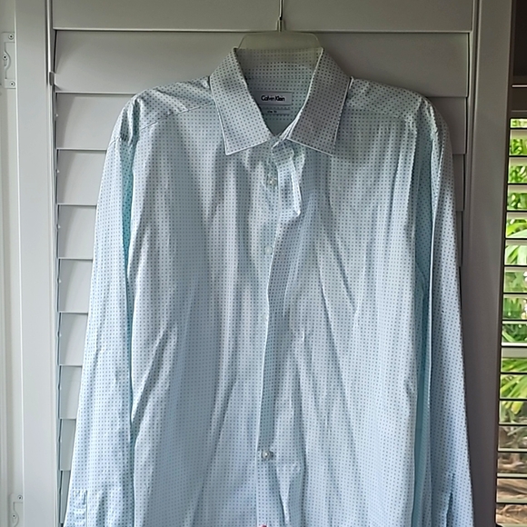 Shirt - Picture 1 of 3